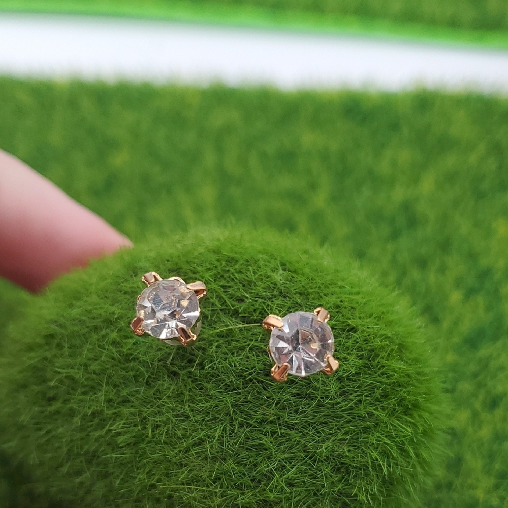 Elegant Gold Tone and Crystal Stud Earrings E1036